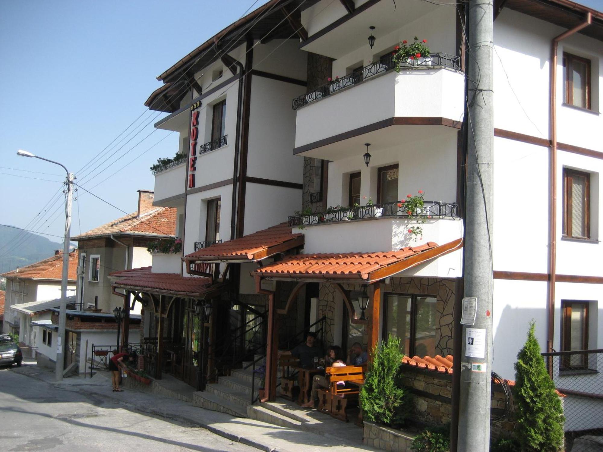 Spartak Family Hotel Smolyan Exterior photo